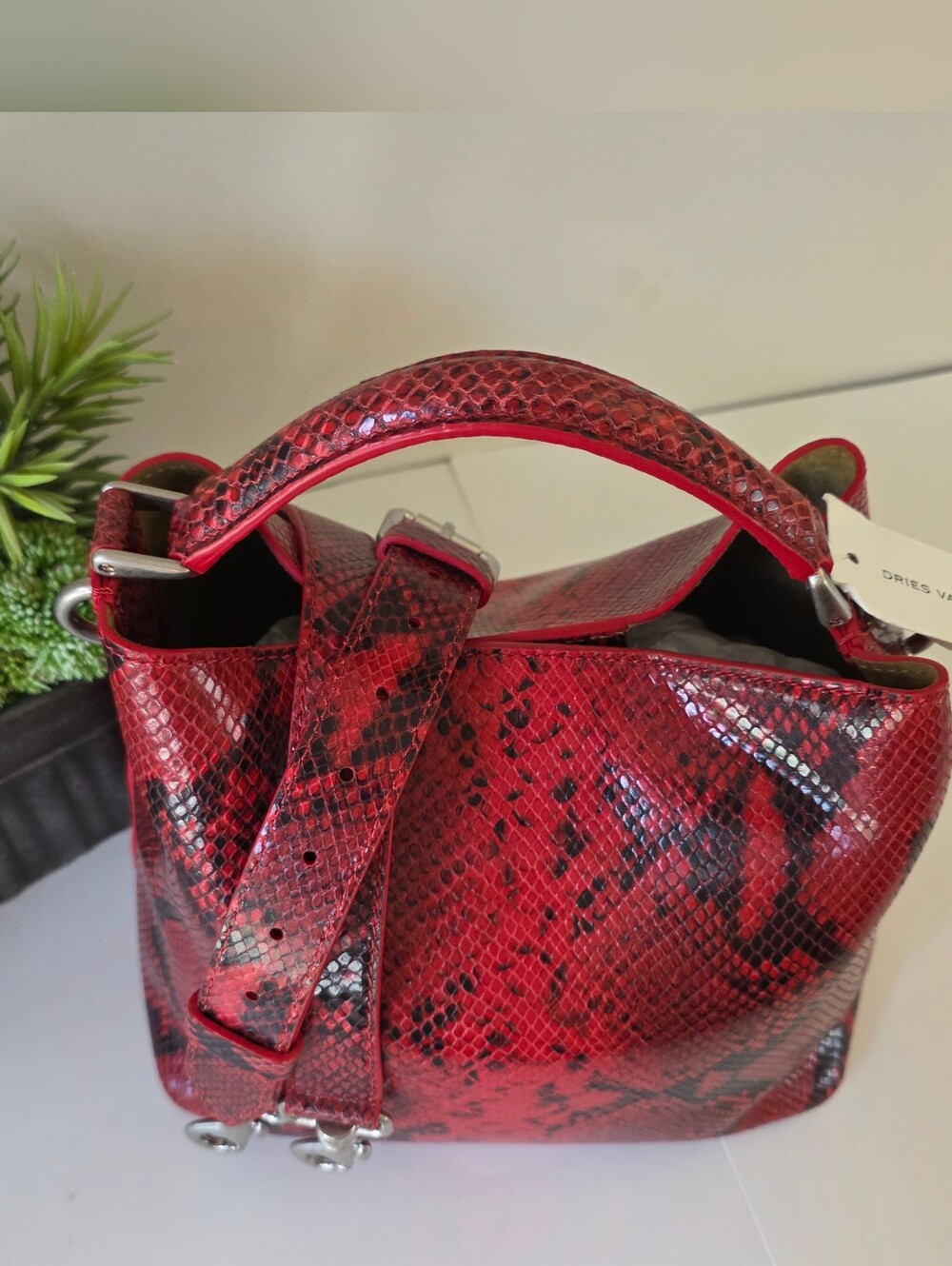Dries Van Noten Vermilion Python Embossed Leather Hobo Bag- Runway Piece - Picture 13 of 15
